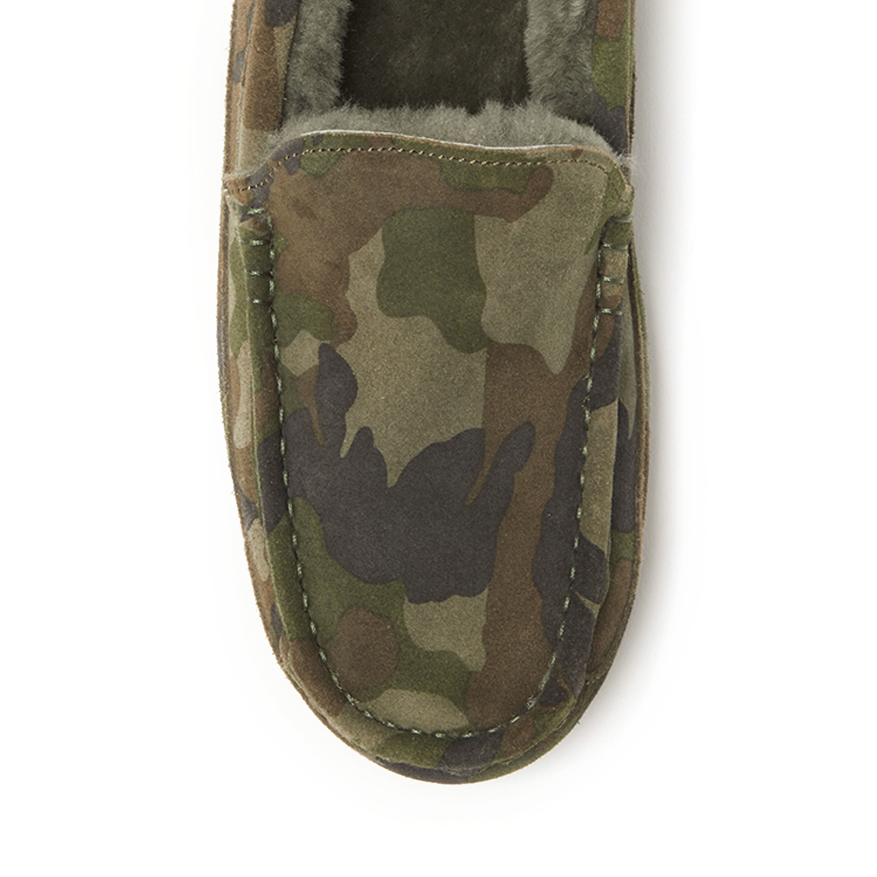 Men's Fireside by Dearfoams Melbourne Genuine Shearling Moccasin