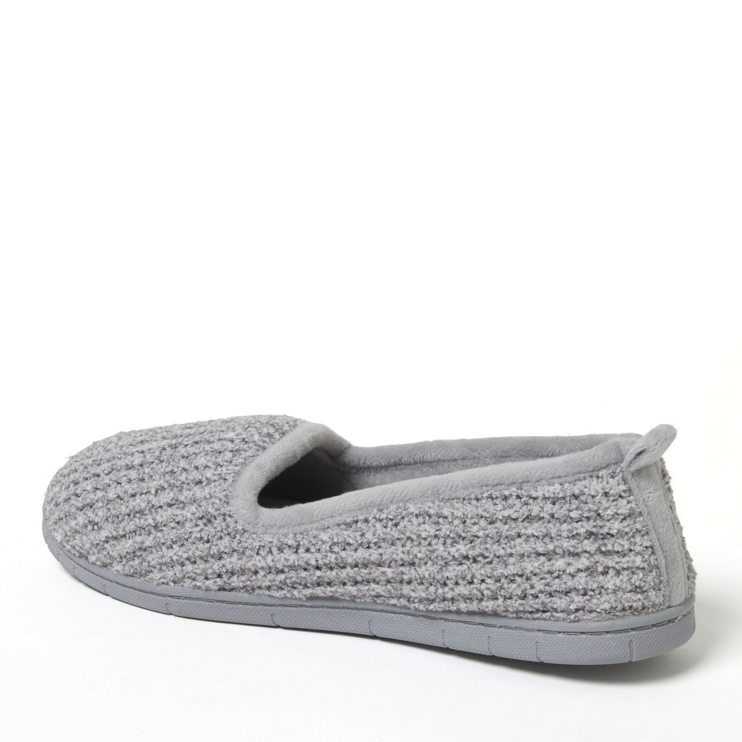 Women's dearfoams chenille clearance closed back slippers