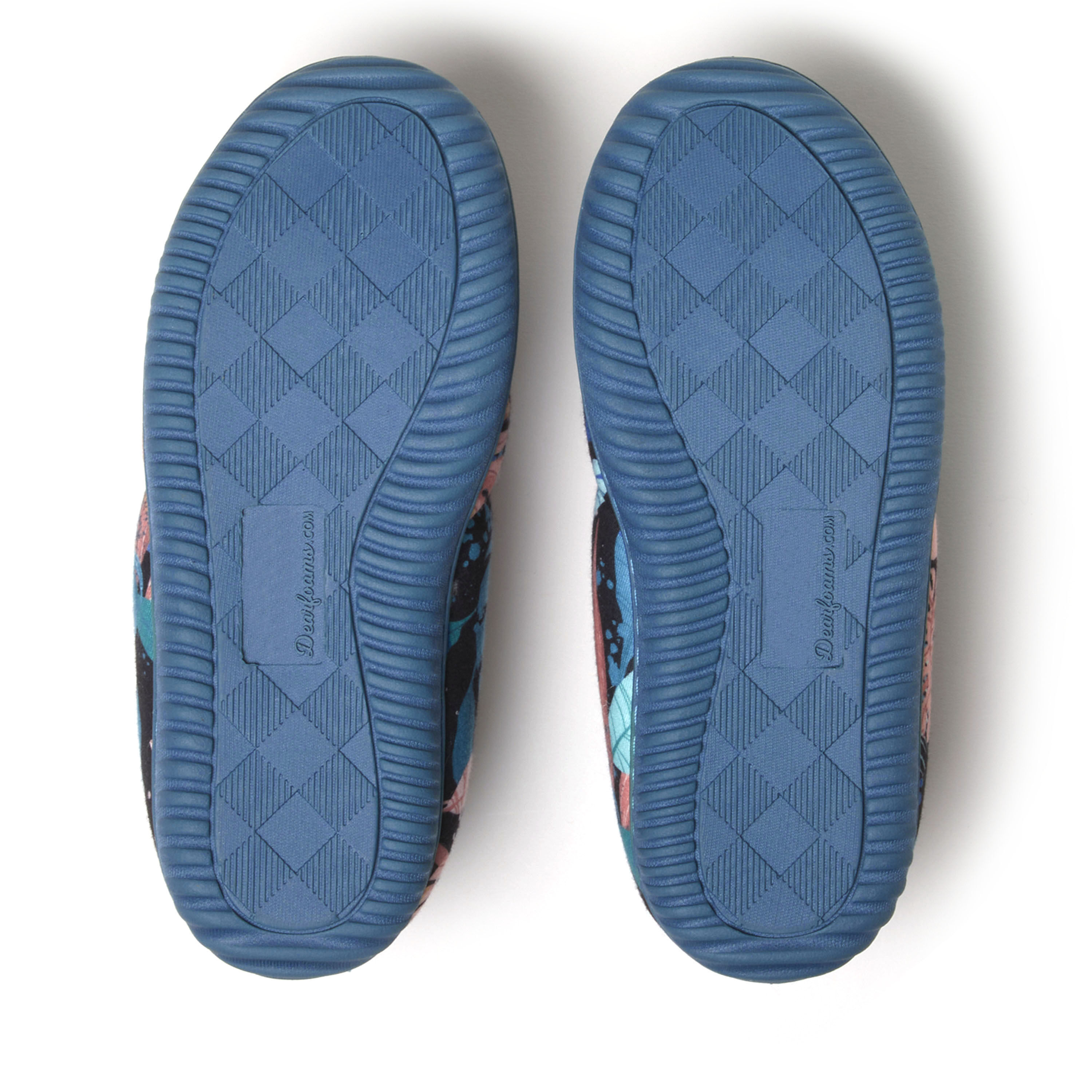 Women's Dearfoams x Puffin Aloha Clog and Drinkwear Bundle